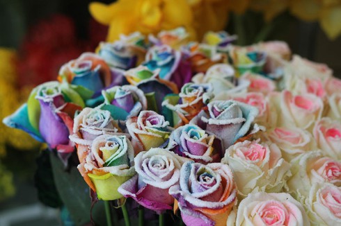 Ngắm bình hoa hồng nhập khẩu giá 70 triệu đồng đại gia tặng vợ dịp Valentin - ảnh 2