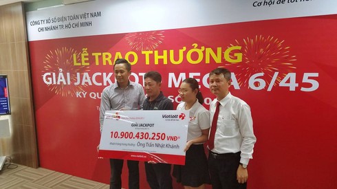 Lần đầu tiên người trúng vé số Vietlott công khai danh tính - ảnh 1