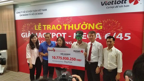 Lần đầu tiên người trúng vé số Vietlott công khai danh tính - ảnh 2