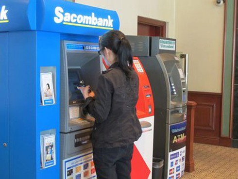 Khách hàng bị rút sạch tiền trong tài khoản: Sacombank sẽ hoàn tiền cho khách - ảnh 1