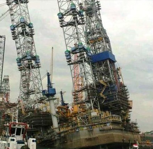 Singapore: Nghiêng giàn khoan dầu, 89 người bị thương - ảnh 2