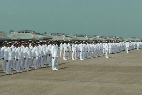 MIG - 29K Ấn Độ 'tập chay' trên bộ chờ tàu sân bay về nước - ảnh 3