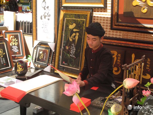 Sắc xuân rực rỡ trên phố Ông đồ - ảnh 3