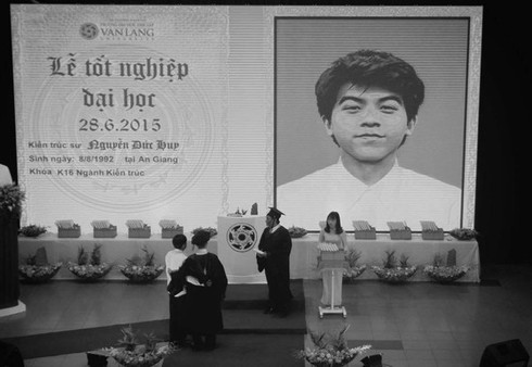 Xúc động buổi lễ tốt nghiệp đặc biệt của Trường Đại học Văn Lang - ảnh 1