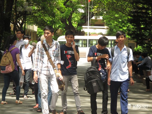 Điểm chuẩn xét tuyển nguyện vọng 1 của ĐH Luật TP.HCM là 19 - ảnh 1