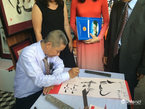 Khai mạc Đường sách đầu tiên của Việt Nam - ảnh 11