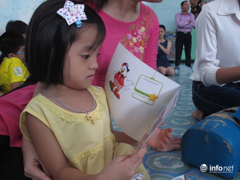 Tết đông ấm với làng trẻ xương thủy tinh - ảnh 8