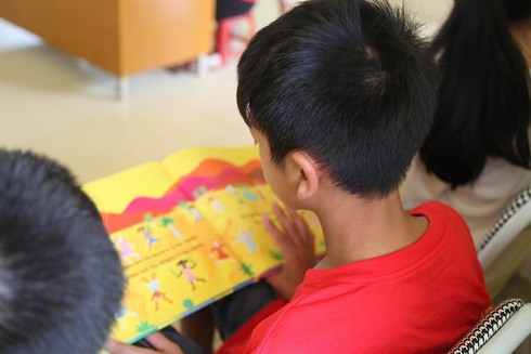 70 trẻ có hoàn cảnh đặc biệt khó khăn phấn khích với Kids read - ảnh 1
