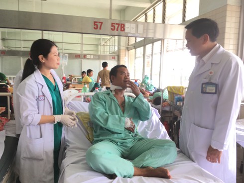 Nhậu say, trung tá người Campuchia bắn 2 người Việt Nam - ảnh 1