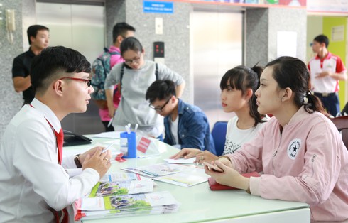 Thí sinh khóc vì hụt NV1, trường top trên phải xét tuyển bổ sung: Tại quy chế! - ảnh 1