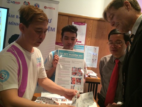 Lần đầu tiên áp dụng tự xét nghiệm HIV tại Việt Nam - ảnh 3
