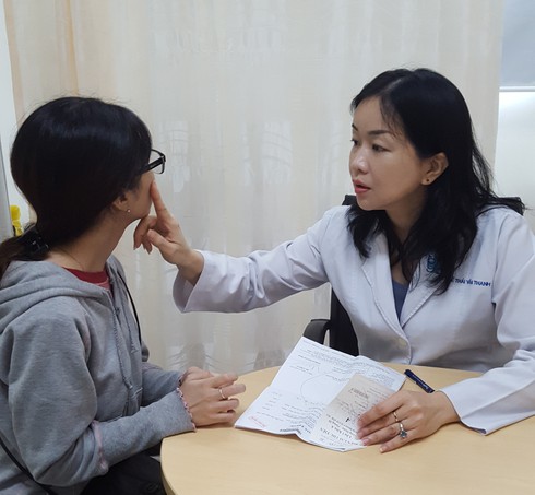 Cảnh báo nguy hiểm từ dịch vụ cấy phấn CC cho da - ảnh 1