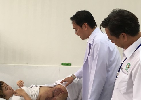 Bị container cán qua người, cô gái sống sót kỳ diệu nhờ “báo động đỏ” - ảnh 1