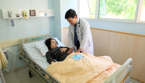 Ngất xỉu vì đau bụng cấp do xoắn buồng trứng - ảnh 1