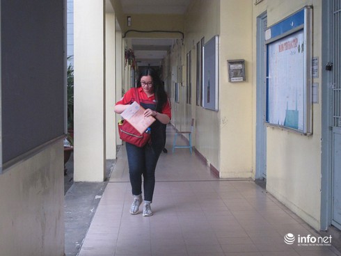 TP.HCM: Tận tình hỗ trợ thí sinh bị gãy chân đi thi - ảnh 6