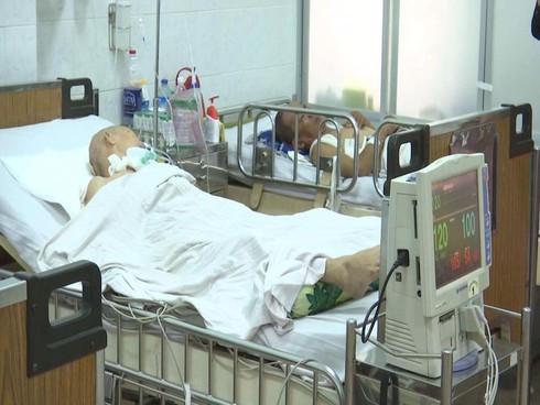 Cứu sống cụ bà 81 tuổi xuất huyết não, tắc nghẽn phổi - ảnh 1