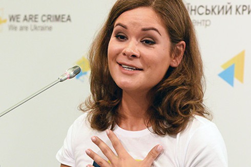 Trao quyền công dân cho 2 người Nga, Poroshenko không muốn