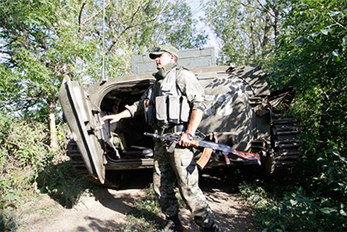 Ukraine: 8.000 nhân viên chạy sang phe ly khai - ảnh 1