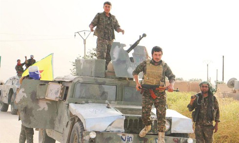 Mỹ chuẩn bị “mượn tay” người Kurd tấn công IS trên bộ - ảnh 1