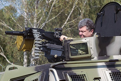 Ukraine cho phép công dân nước ngoài phục vụ quân đội - ảnh 1