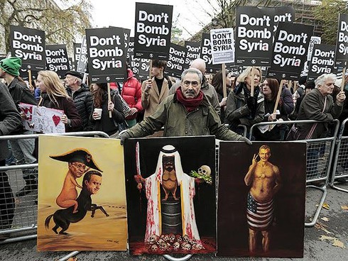 Người dân Anh: Hãy ném Cameron đi, đừng ném bom Syria - ảnh 1