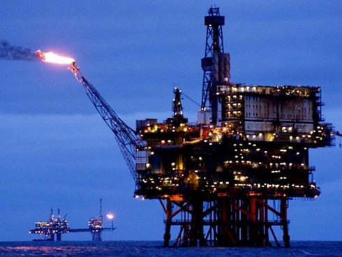 Mỹ dỡ bỏ lệnh cấm xuất khẩu dầu nhằm làm “lụt” nền kinh tế Nga? - ảnh 2