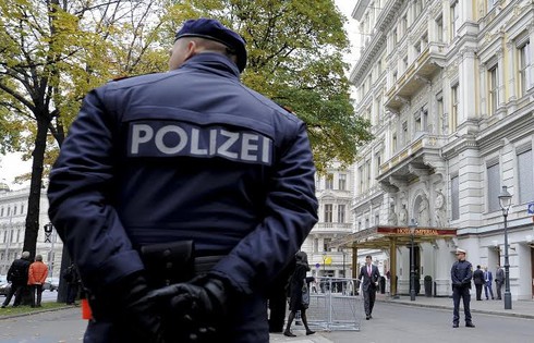 Áo bắt giữ thêm 2 nghi phạm tổ chức các vụ khủng bố ở Paris - ảnh 1