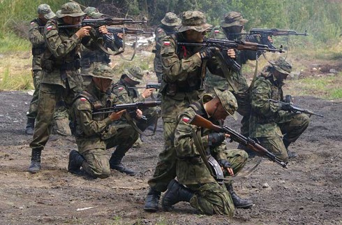 Lo ngại “đồng minh” Ukraine, Ba Lan sẽ tăng quân thêm 1,5 lần - ảnh 1