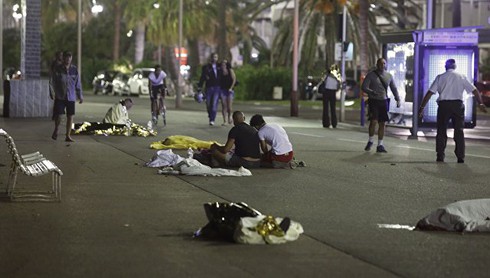 Khủng bố ở Pháp: 173 người chết và bị thương, châu Âu hoảng loạn - ảnh 1