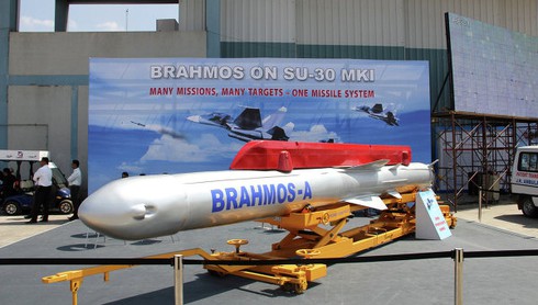 Ấn Độ triển khai 100 “sát thủ diệt hạm” BrahMos quây Trung Quốc - ảnh 1