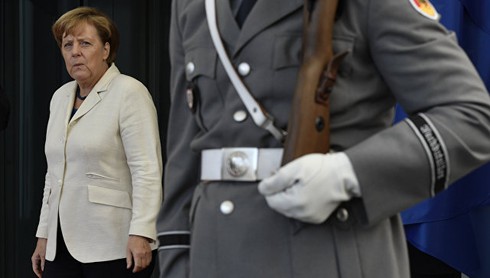 DW: Bà Merkel khiến Đức bị cô lập hoàn toàn - ảnh 1