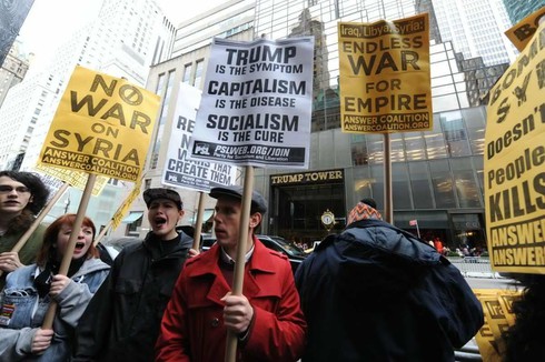 Mỹ: Biểu tình rầm rộ phản đối tấn công tên lửa vào Syria - ảnh 1