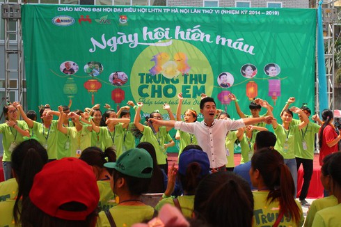 Xúc động “Ngày hội hiến máu Trung thu cho em” - ảnh 10