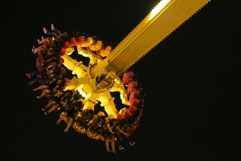 Cận cảnh Singapore Sling- top 10 trò chơi cảm giác mạnh nhất thế giới - ảnh 2