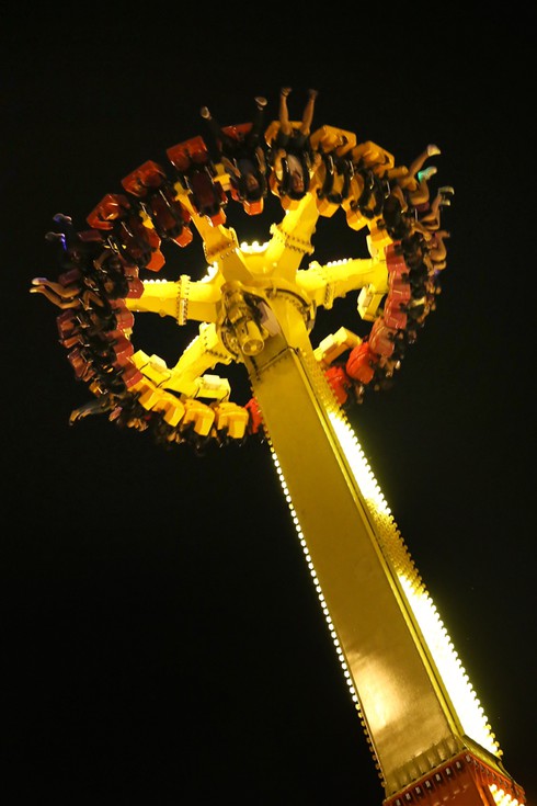 Cận cảnh Singapore Sling- top 10 trò chơi cảm giác mạnh nhất thế giới - ảnh 3