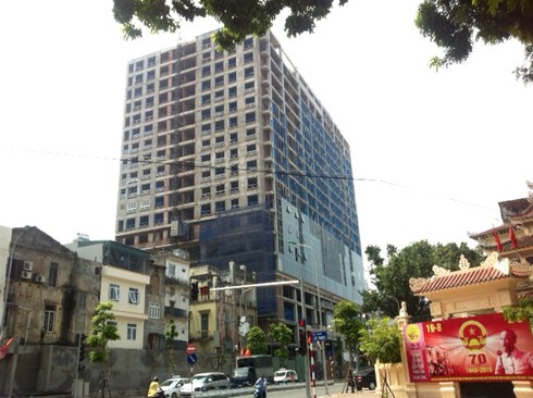 Quy hoạch chi tiết và giấy phép xây dựng của dự án 8B Lê Trực không đồng nhất - ảnh 1