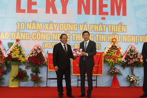 Bộ trưởng Bộ TT&TT giao 5 nhiệm vụ mới cho Cao đẳng Việt-Hàn - ảnh 7