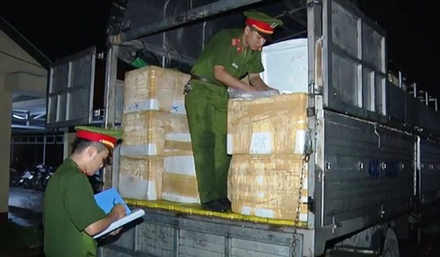 Huế: Bắt giữ gần 3,5 tấn nội tạng bốc mùi hôi thối đang trên đường đi tiêu thụ - ảnh 1