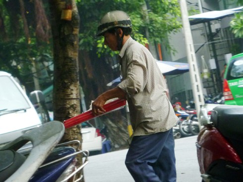 Đà Nẵng: Kinh hãi hốt cơm đổ giữa đường bán cho khách! - ảnh 5