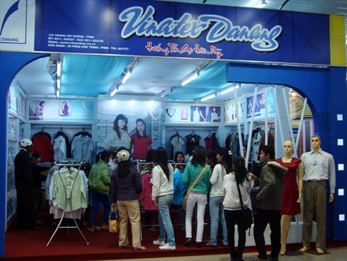 Hỗ trợ phí thuê gian hàng cho DN tham gia hội chợ hàng Việt - ảnh 1