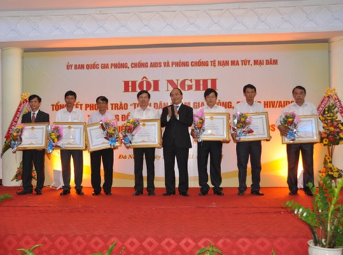 Phòng chống HIV/AIDS: Toàn dân tham gia mới thành công! - ảnh 2