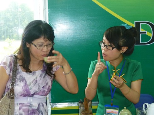 Hàng Trung Quốc vẫn tràn vào hội chợ hàng Việt - ảnh 4