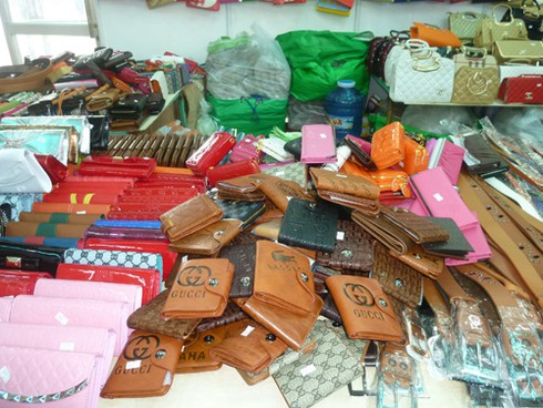 Hàng Trung Quốc vẫn tràn vào hội chợ hàng Việt - ảnh 7