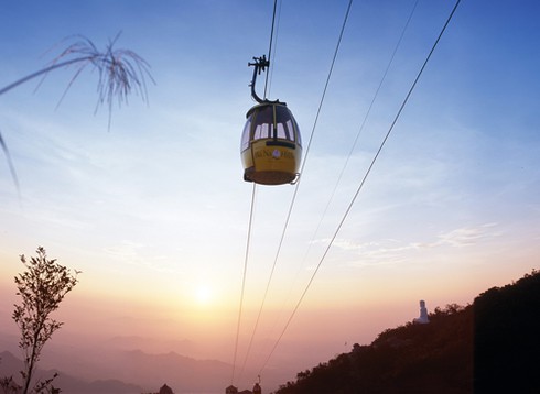 Tuyến cáp treo Bà Nà đạt 4 kỷ lục Guinness thế giới - ảnh 1