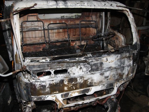 Đà Nẵng: Cháy 4 ô tô tại cửa hàng xăng dầu sắp khai trương - ảnh 1