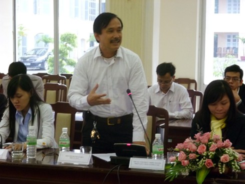 Phát triển dịch vụ Đà Nẵng: Đổ lỗi vòng quanh - ảnh 1