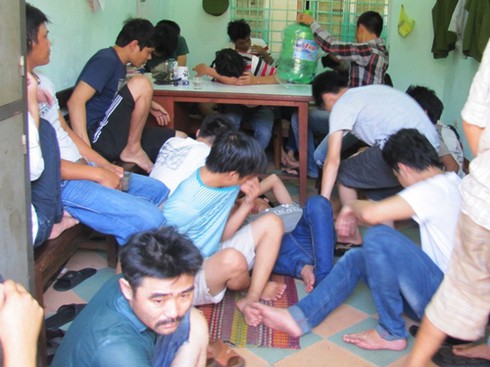 Đà Nẵng: Phá ổ đánh bạc bằng máy điện tử quy mô lớn - ảnh 2