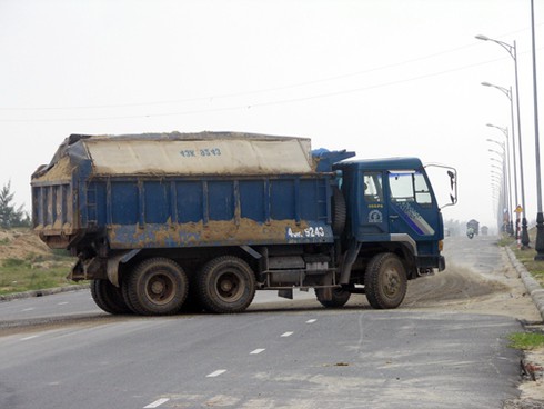 Ngừng lưu thông xe ben giờ cao điểm thi tốt nghiệp THPT - ảnh 1