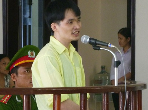 Tình huống bất ngờ phiên tòa xử