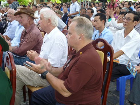 Những người Mỹ ở cuộc triển lãm nạn nhân da cam - ảnh 1